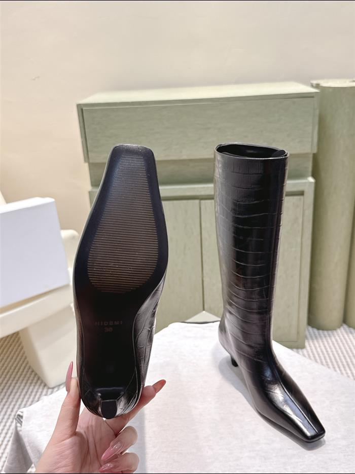 20251128174411105 460